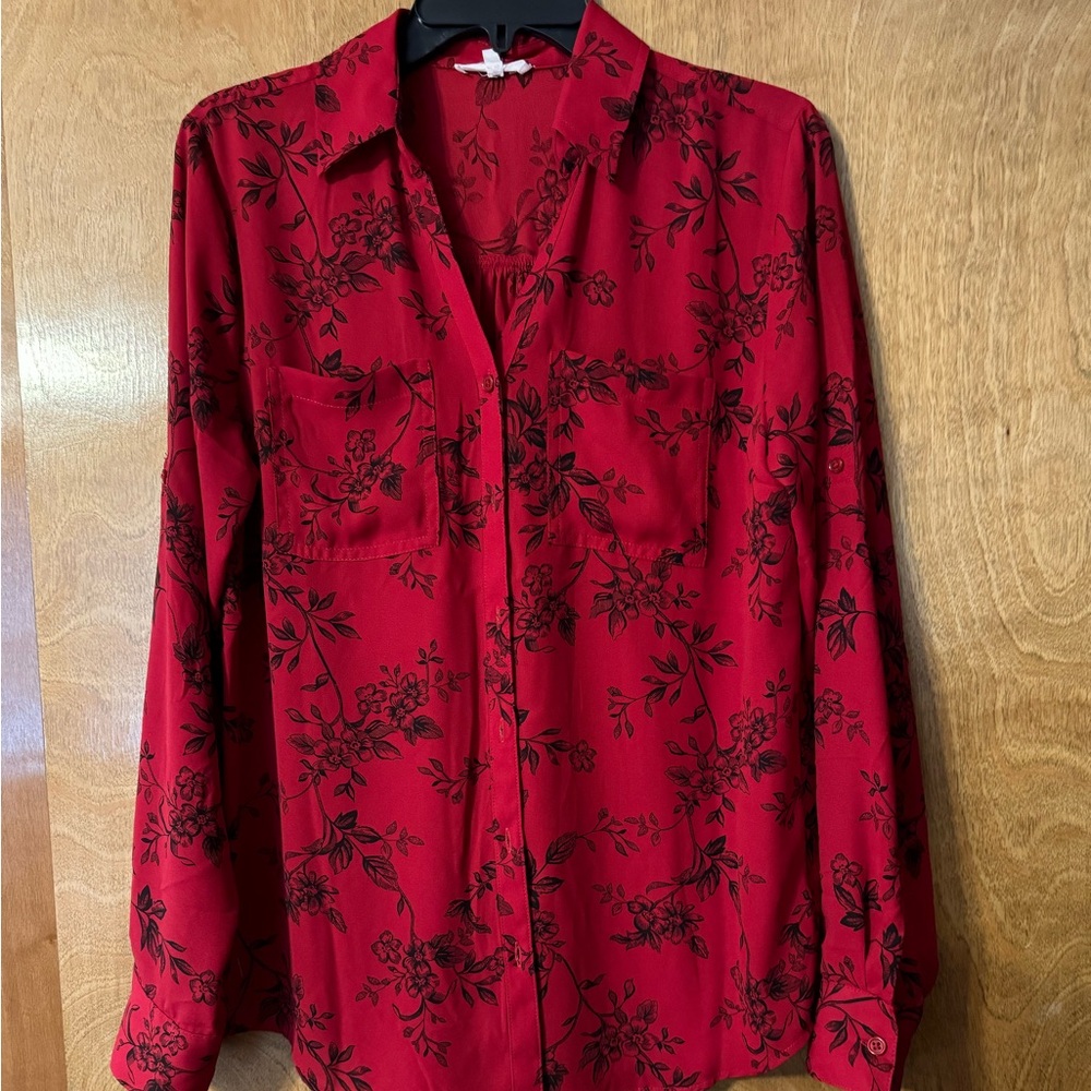 Ladies Brand Maurice’s Sz Small Red with Black Flower Design Button Down Top